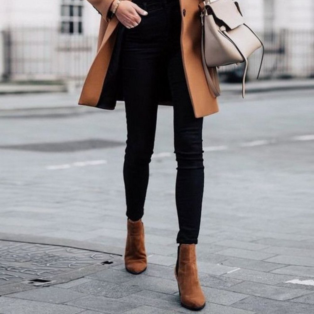 $359 Frye Dara Genuine Leather Brown Oiled Suede Chelsea Low Heel Ankle Boots - Picture 2 of 16